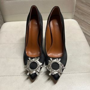Amina Muaddi 1:1 Dupe black satin pumps.